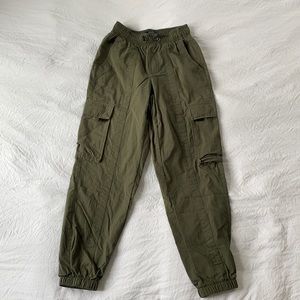 Army green cargo pant joggers